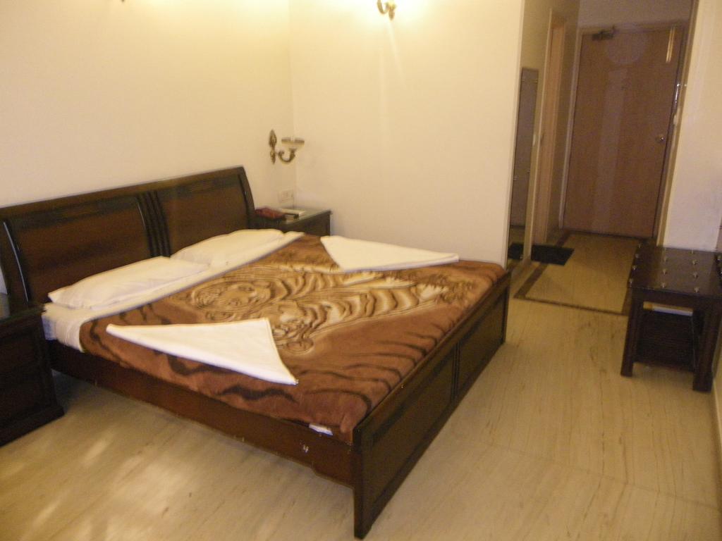 Hotel Grand City Srinagar  Luaran gambar